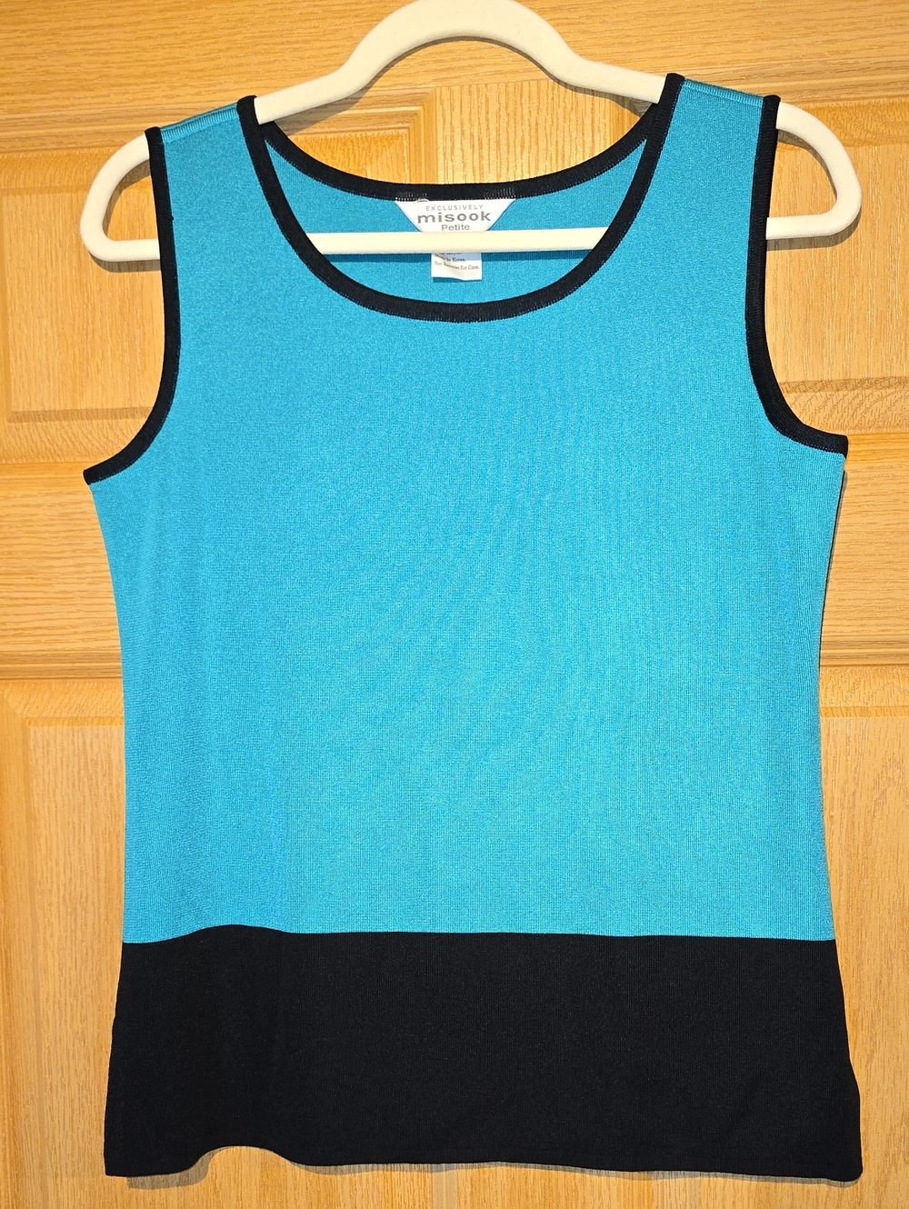 Misook Petite Sleeveless Colorblock Tank - Turquoise & Black Trim